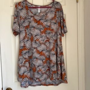 LuLaRoe Rust, Black & White Print Top